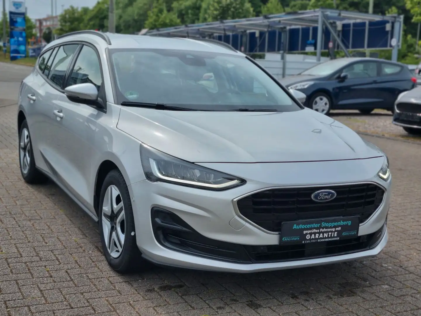 Ford Focus Turnier Cool & Connect/Navi/Kamera/LEDs Plateado - 1