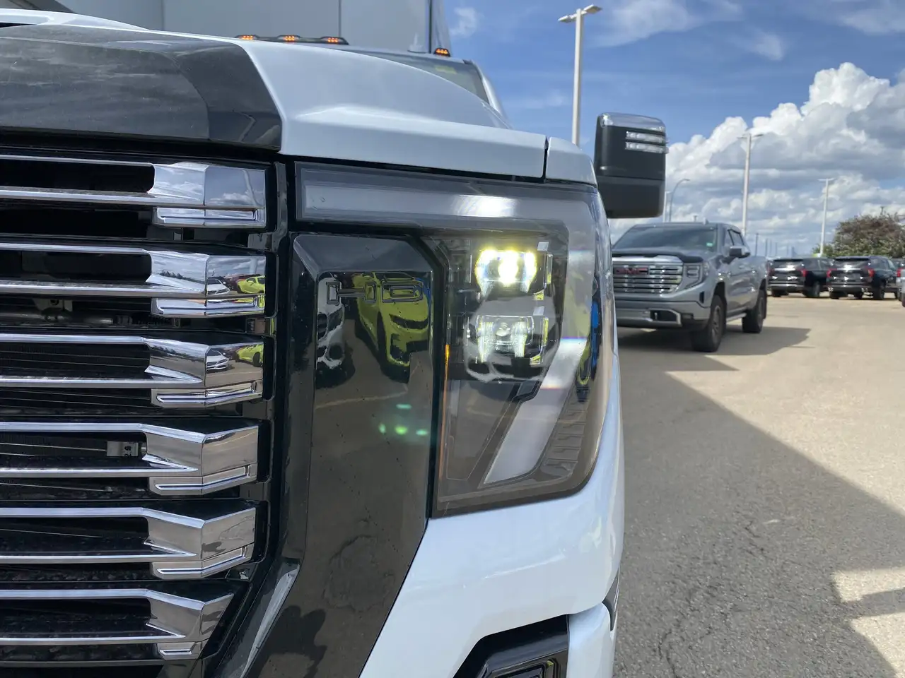 GMC Sierra 3500HD снимка GMC Sierra 3500HD