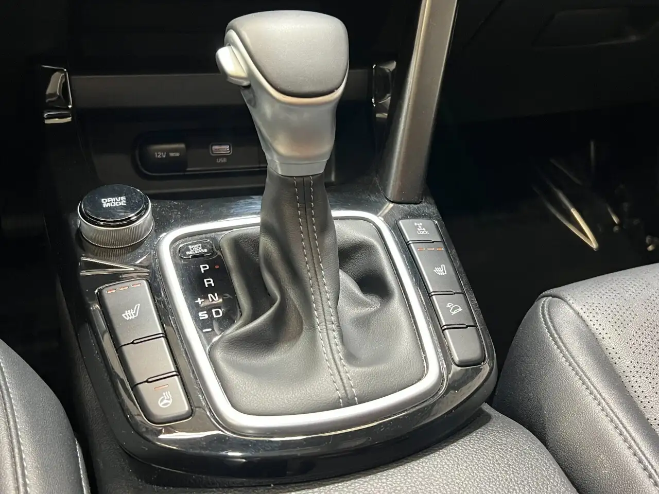 Kia Seltos снимка Kia Seltos
