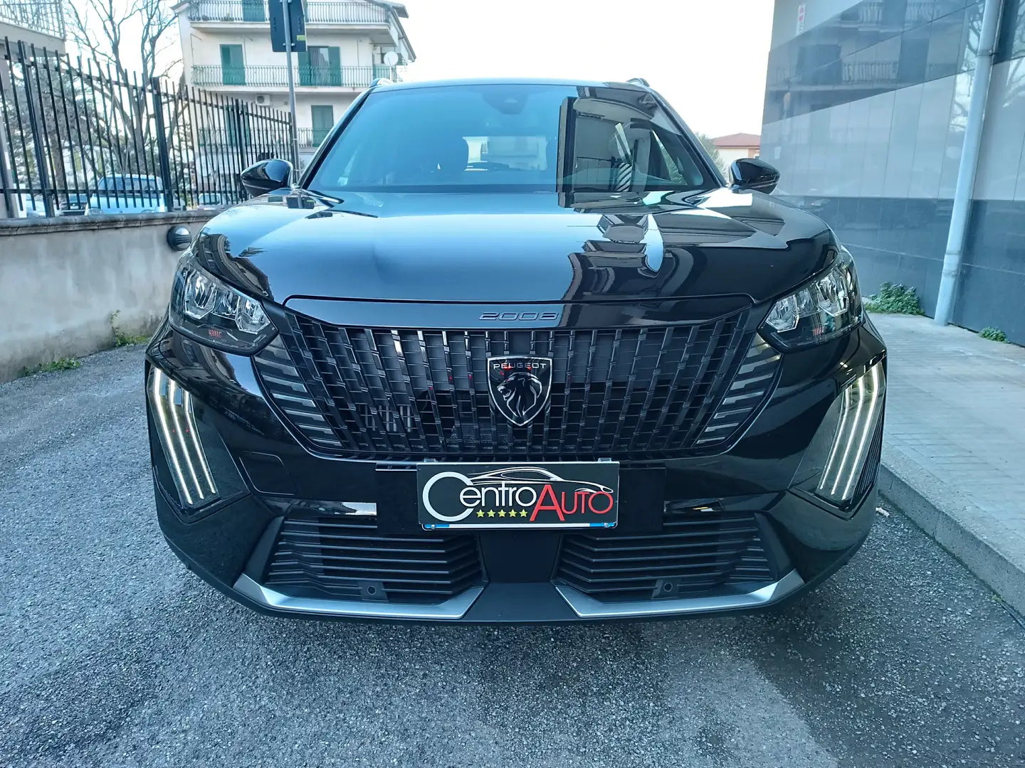 Peugeot 2008 1.2 puretech Allure Noir - 1