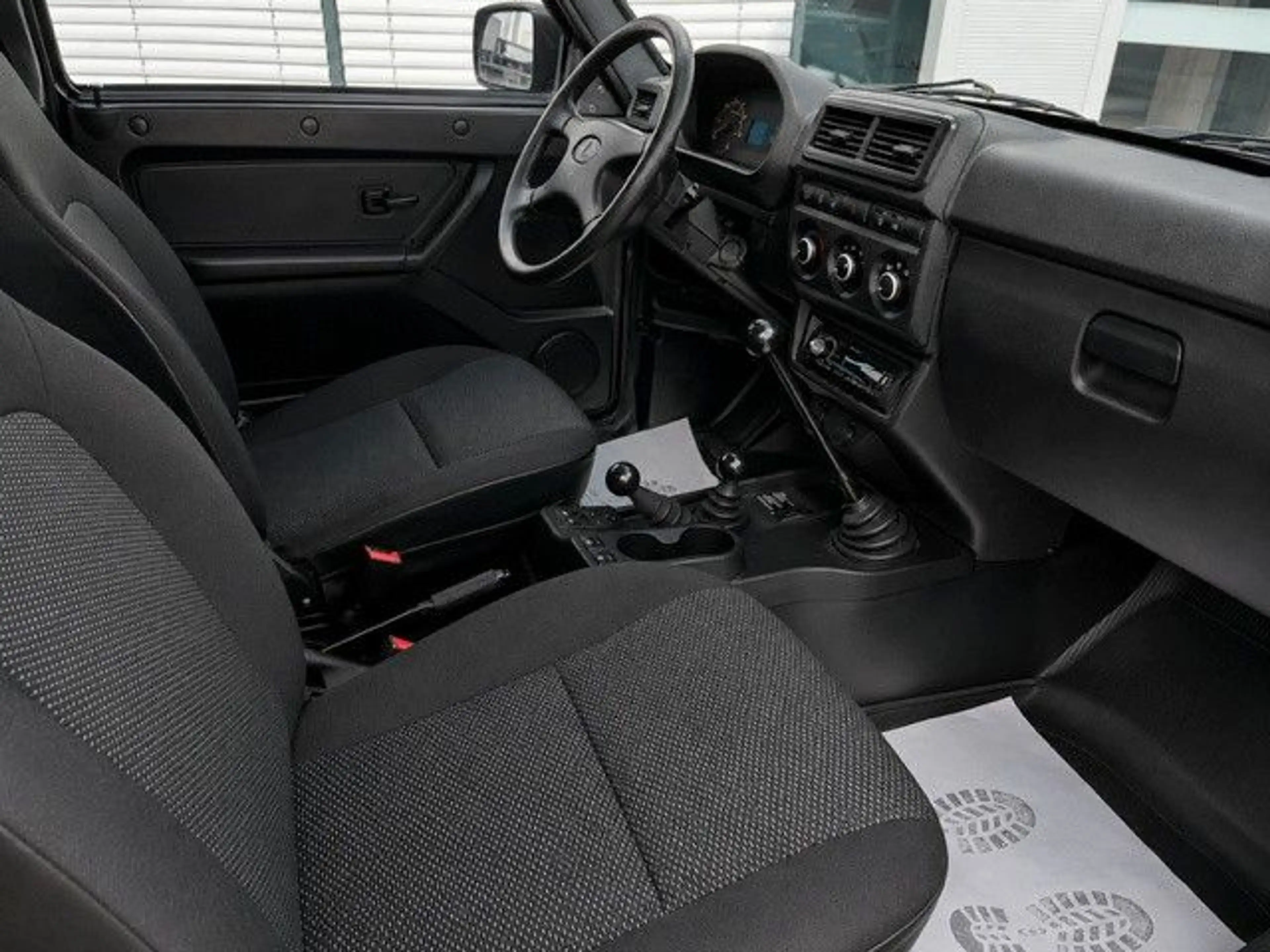 Lada Niva Taiga LEGEND 4x4 Klima Sitzheizung AHK 1,9t — photo 11