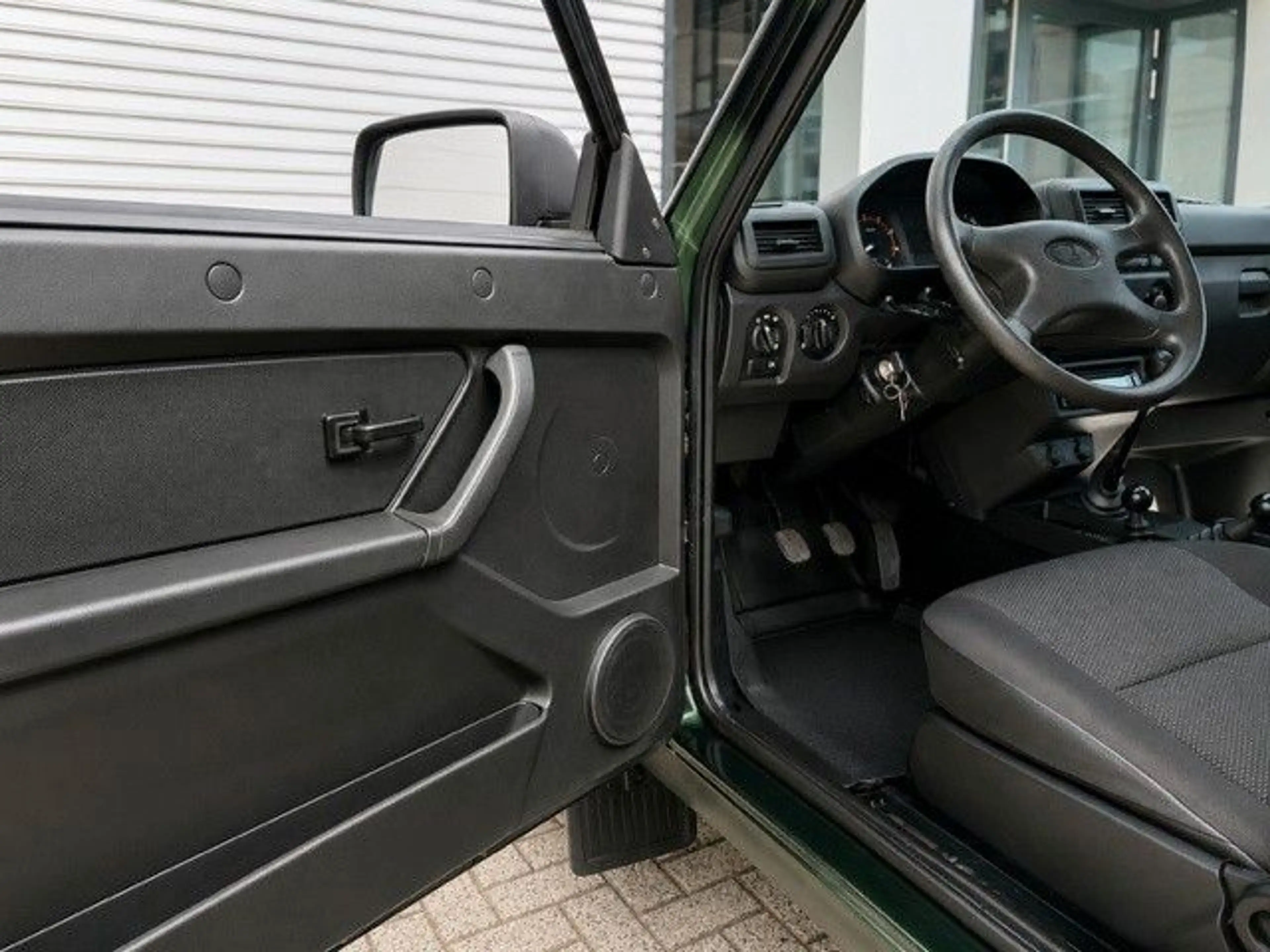 Lada Niva Taiga LEGEND 4x4 Klima Sitzheizung AHK 1,9t — photo 7