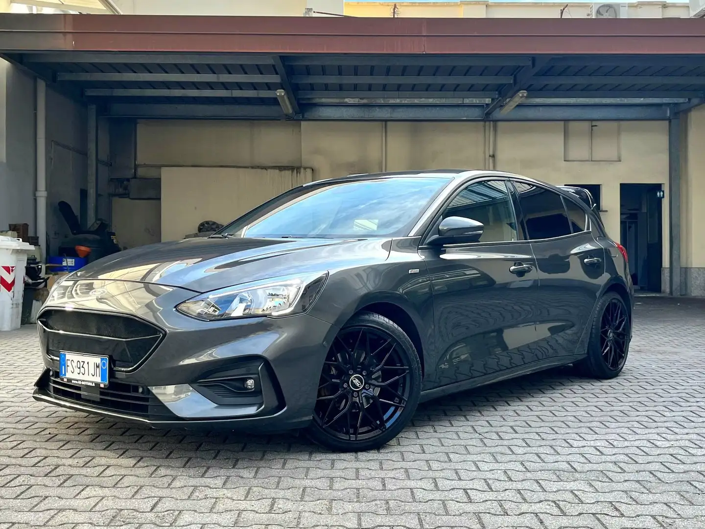 Ford Focus 1.5 EcoBlue 120 CV automatico 5p. ST Line Grigio - 1