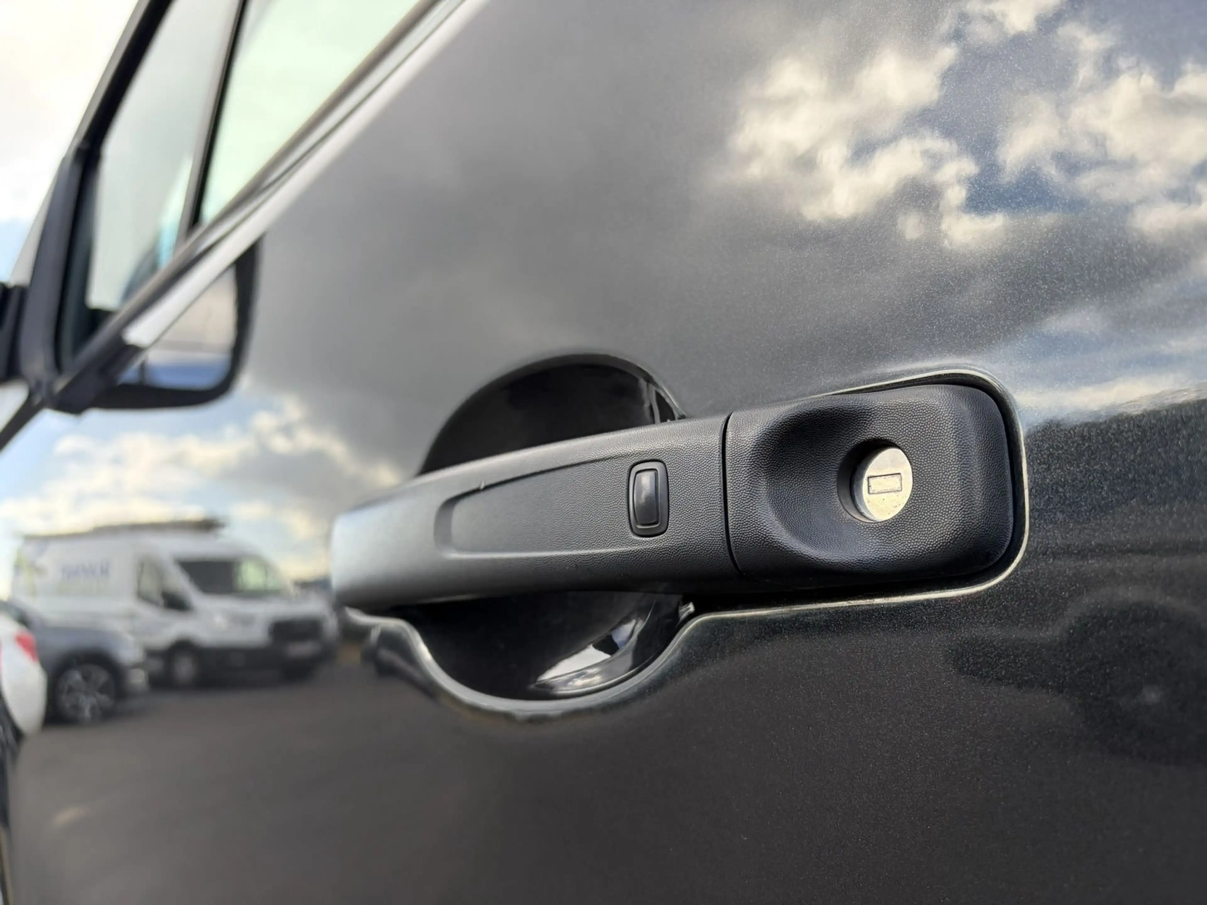 Opel Vivaro 8 Zit Plaatsen / Camera / Keyless / Dubbele Schuifdeur / Navigatie / Cruise Control / — photo 7