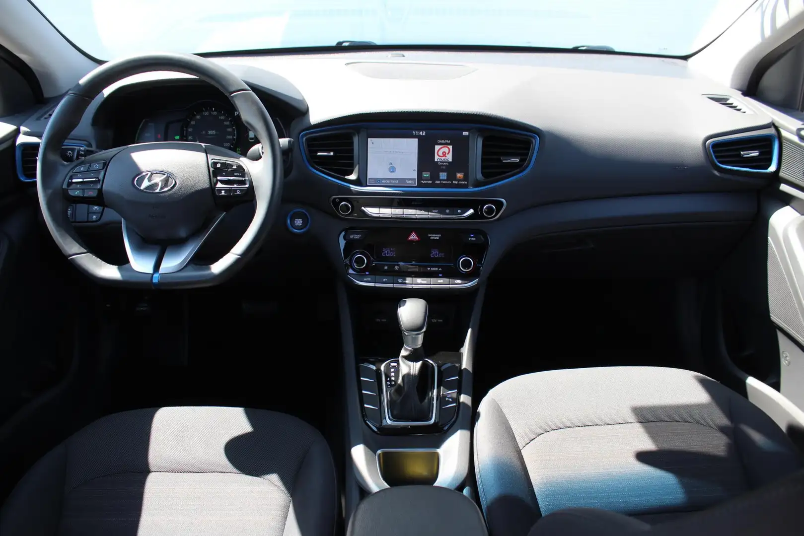 Hyundai IONIQ 1.6 GDi Comfort / NAVI / APPLE CARPLAY/ANDROID AUT Коричневий - 2