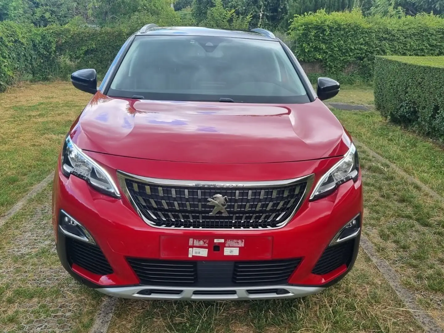 Peugeot 3008 1.2  PureTech  96kw Rood - 1