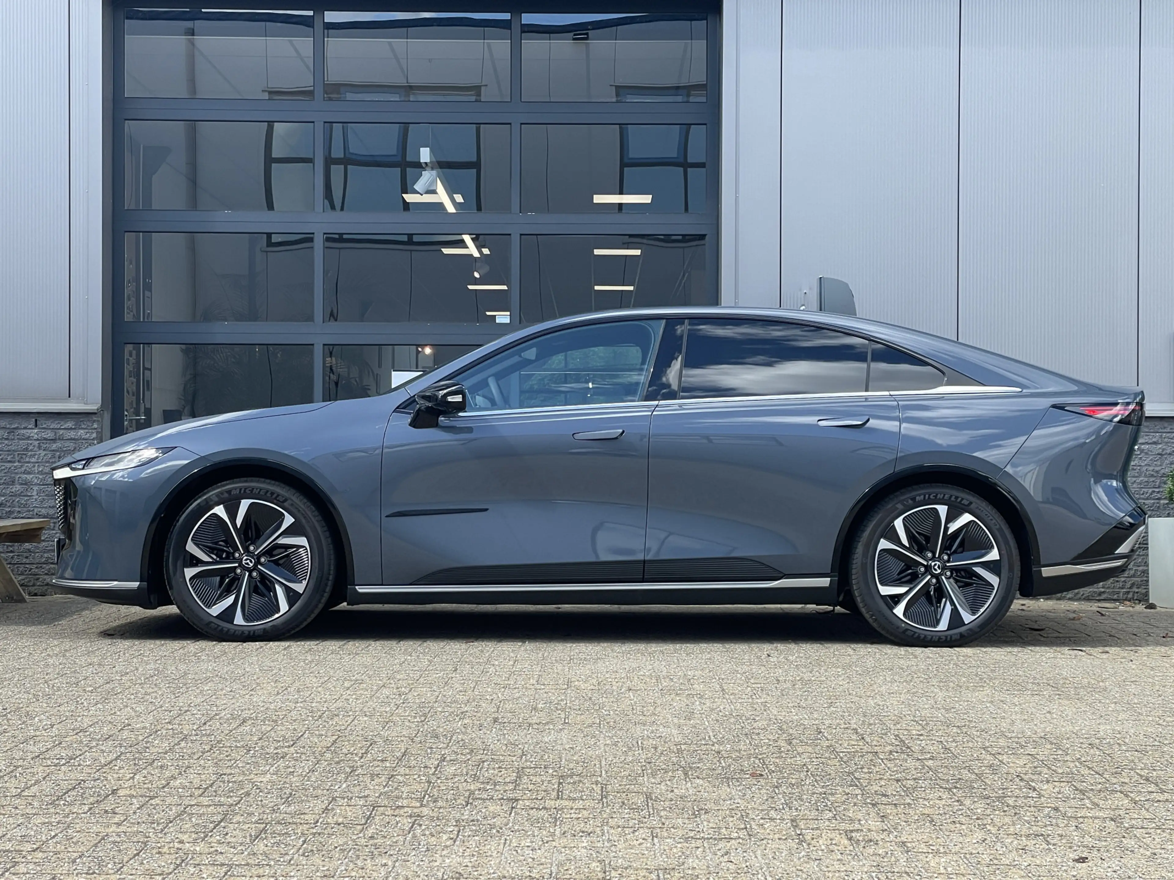 Mazda 6e Takumi Long Range 80 kWh | PANORAMA DAK | 360 CAME — photo 2