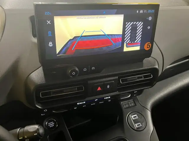 Peugeot Rifter view 3
