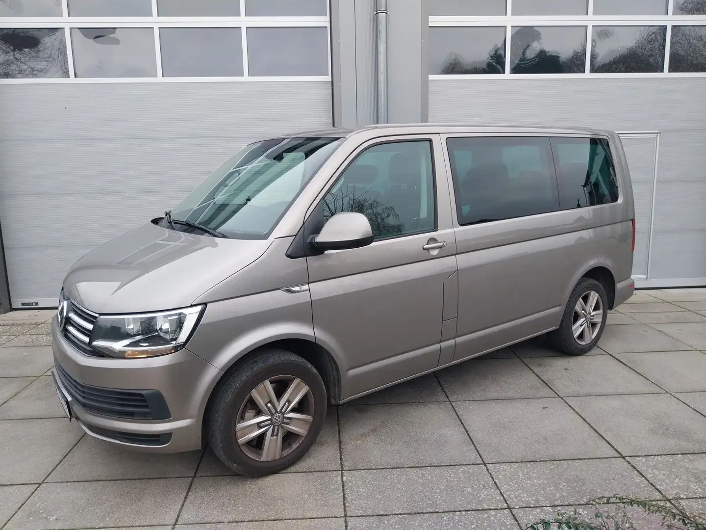 Volkswagen T6 Transporter Bus Multivan Comfortline Beige - 1