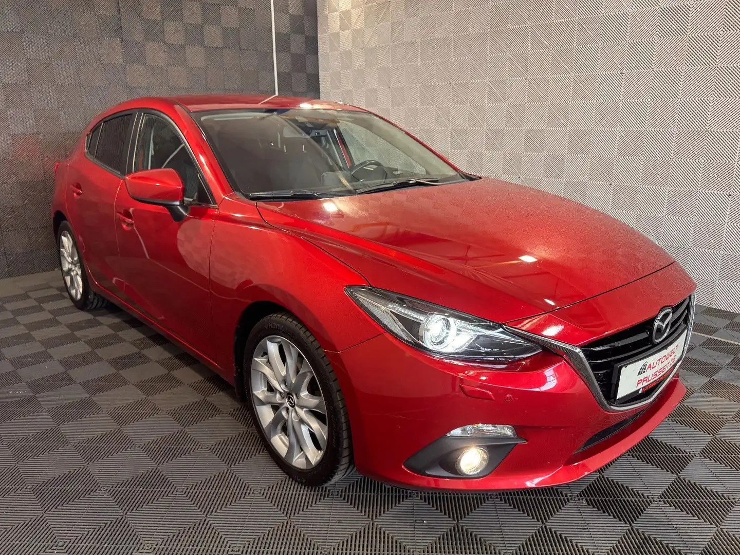 Mazda 3 Lim.*SKYACTIV*BOSE-HUD-TEMPO-TOUCH-NAVI-LM 18" Rot - 1