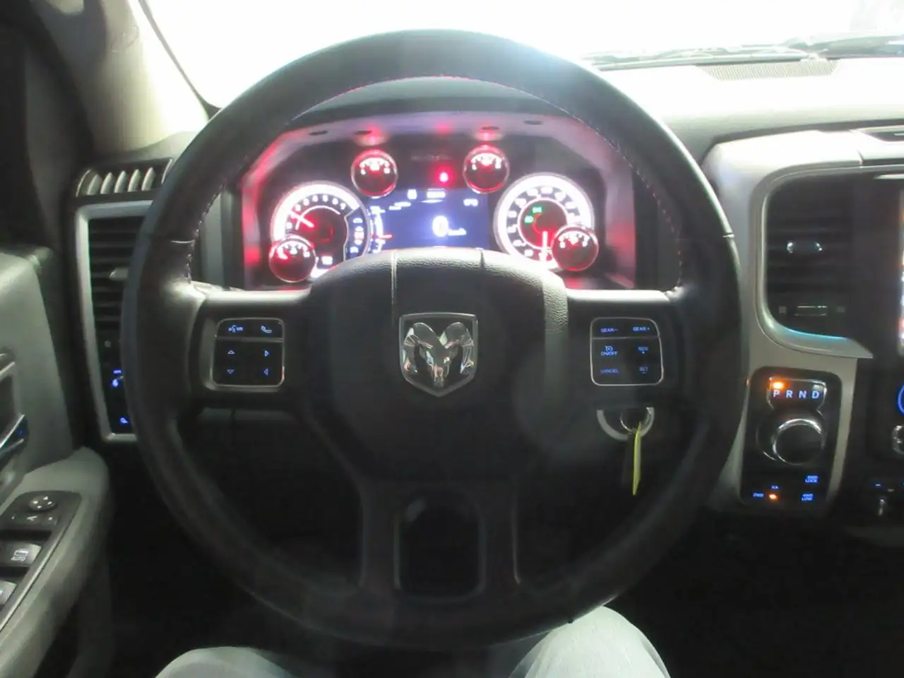 RAM 1500 снимка RAM 1500