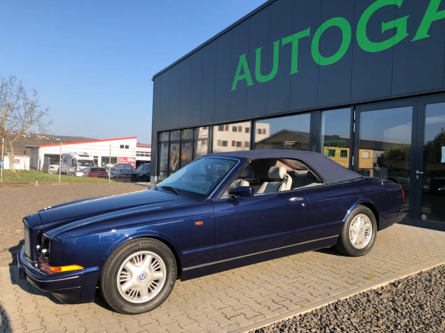 Bentley Azure Cabrio 6.75L V8 Traumzustand Scheckheft Blau - 2