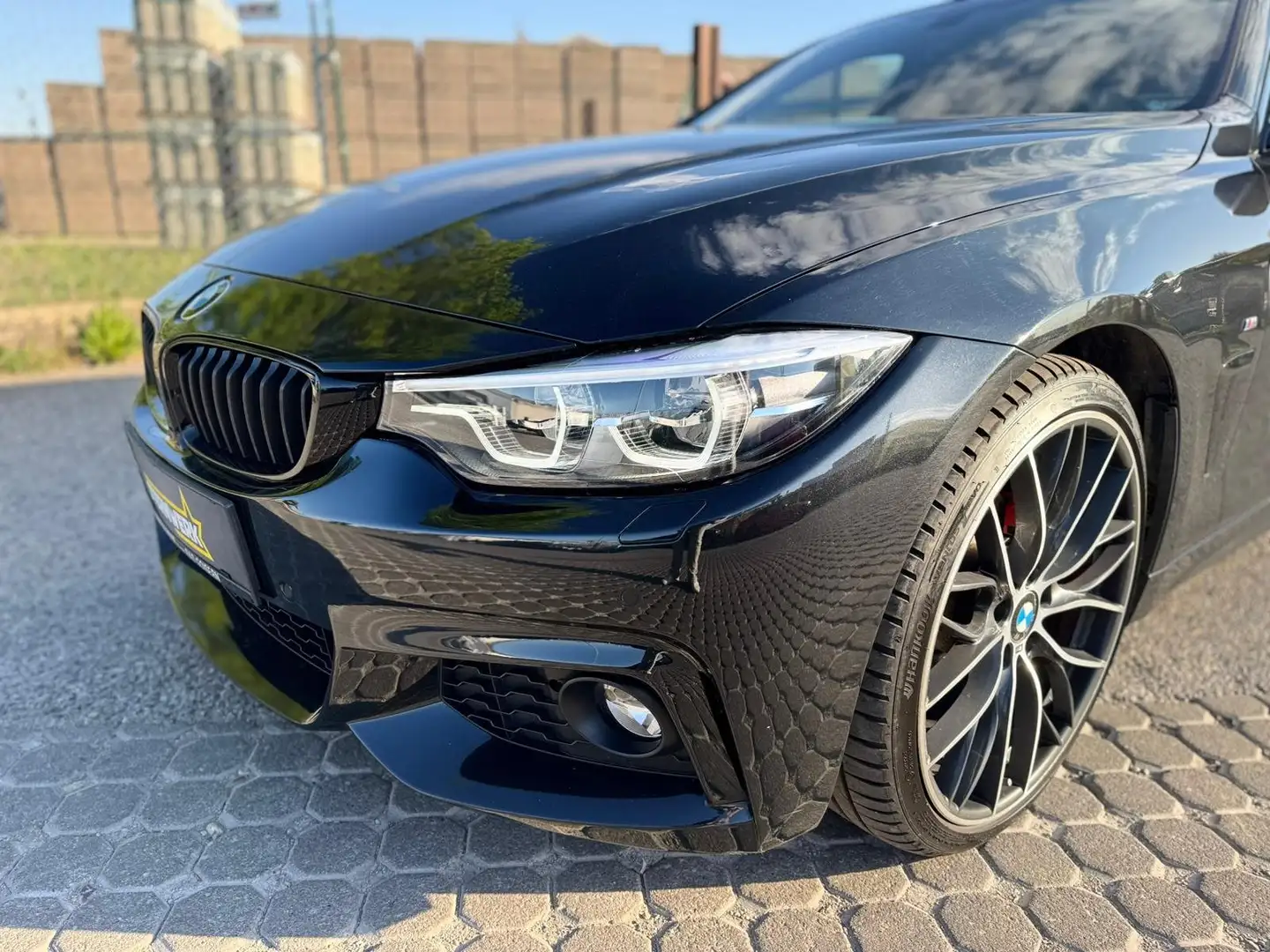 BMW 420 d xDrive M Sport Schwarz - 2