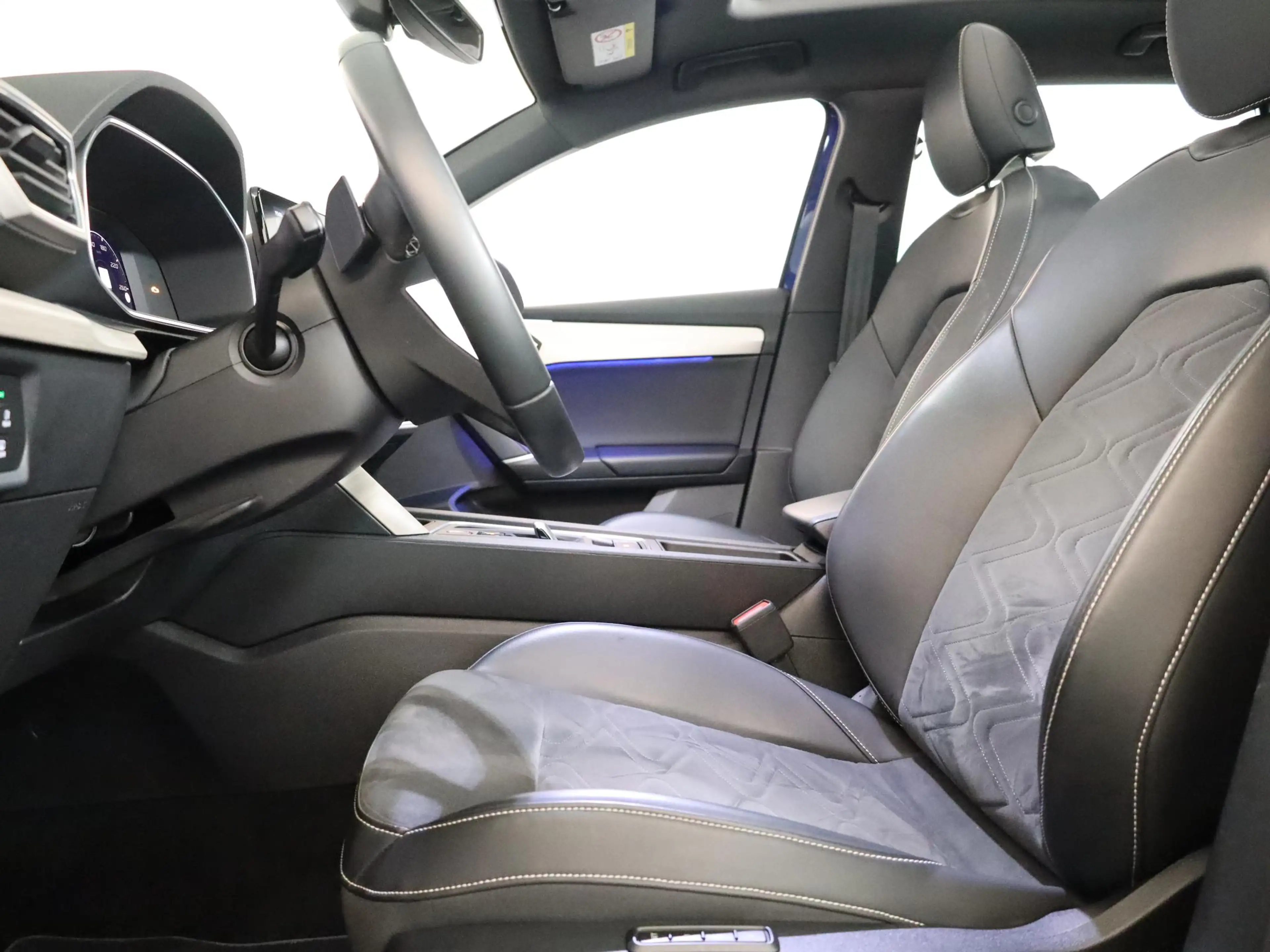 SEAT Leon e-Hybrid Sportstourer 1.4 TSI eHybrid PHEV FR 204pk | Panor — photo 8