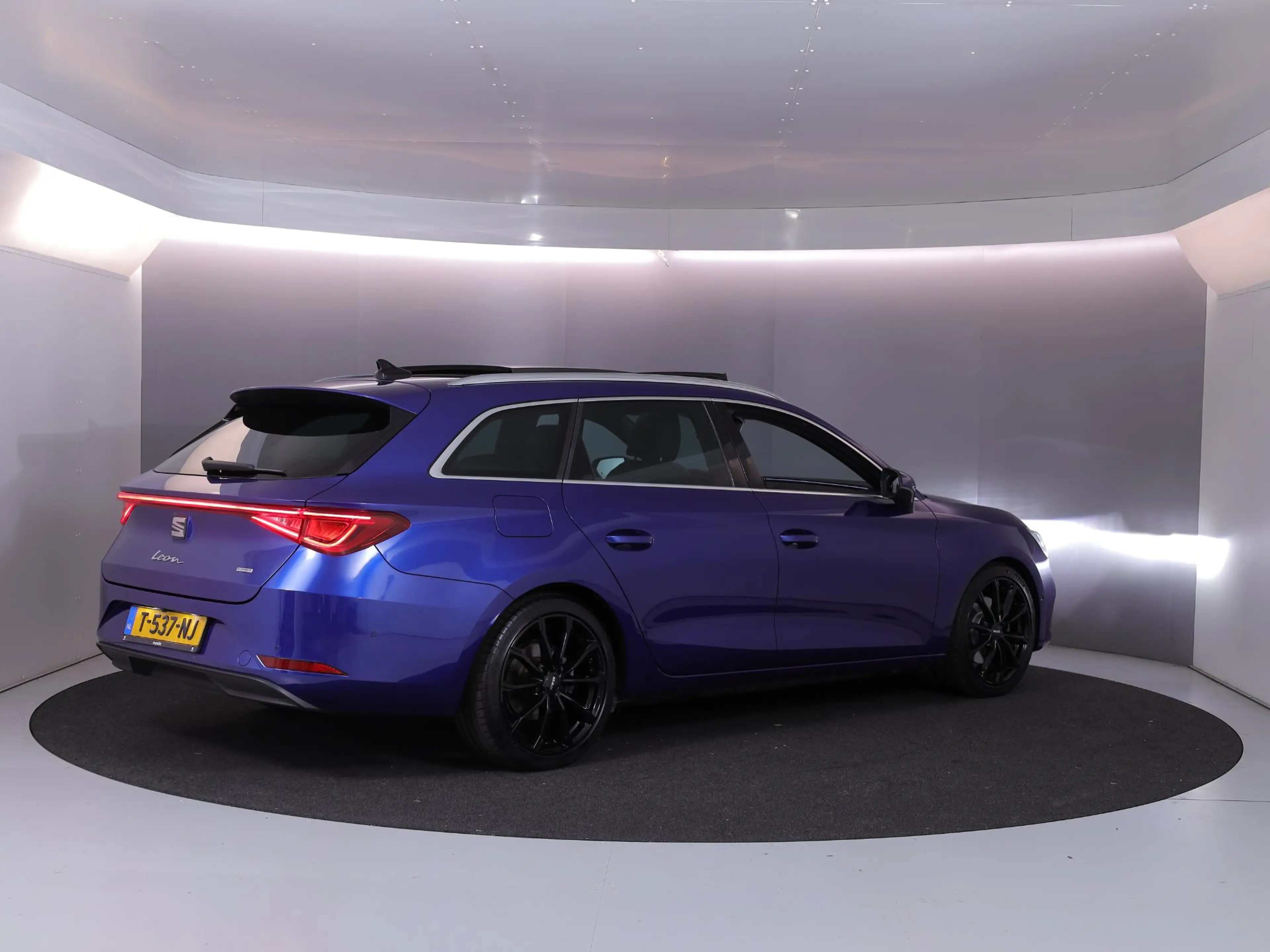 SEAT Leon e-Hybrid Sportstourer 1.4 TSI eHybrid PHEV FR 204pk | Panor — photo 4