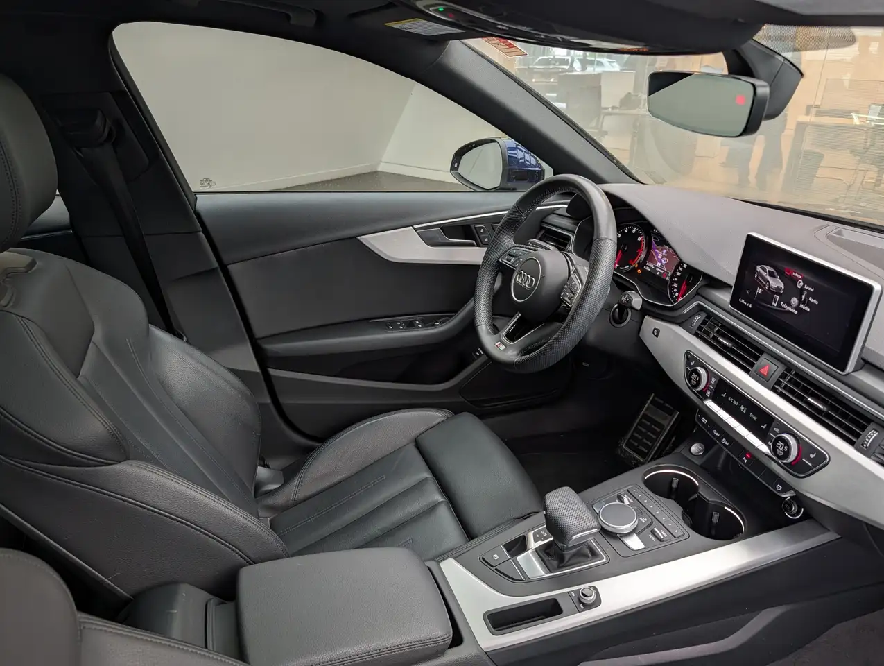 Audi A4 снимка Audi A4