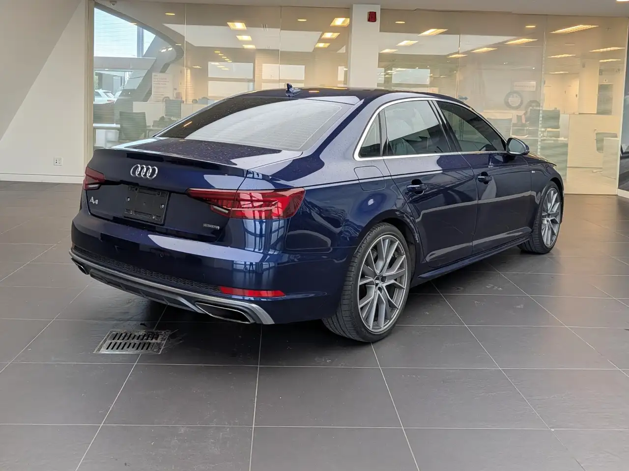 Audi A4 снимка Audi A4