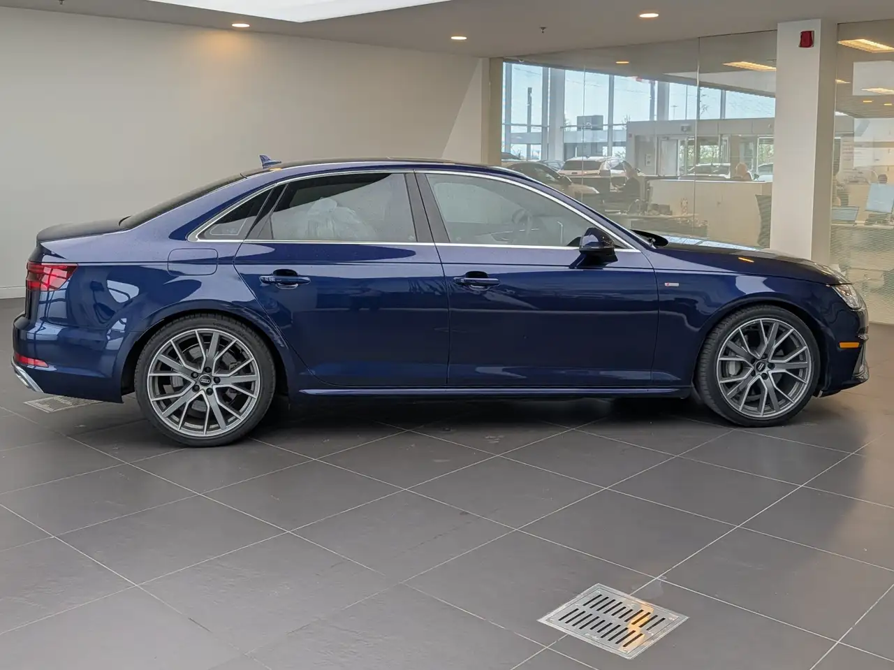 Audi A4 снимка Audi A4