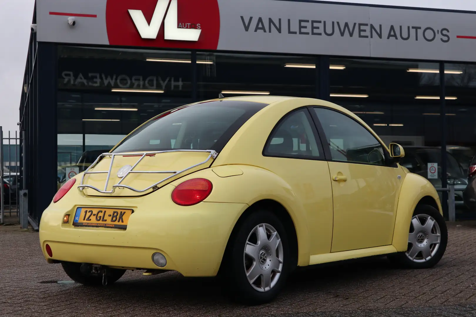 Volkswagen New Beetle 2.0 Highline | Nieuwe APK | Radio | Airco | Lichtm Geel - 2