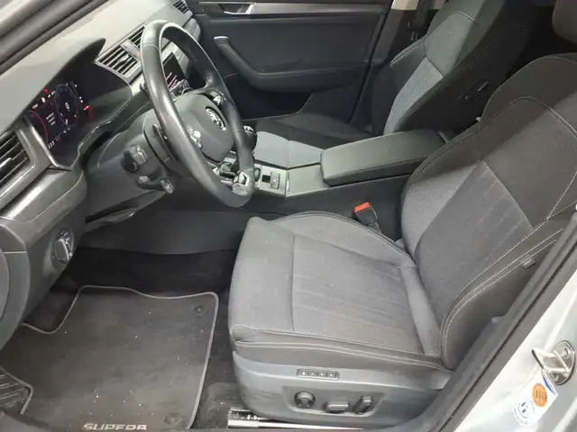 Skoda Superb view 8
