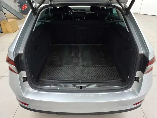 Skoda Superb view 15