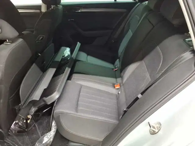 Skoda Superb view 14