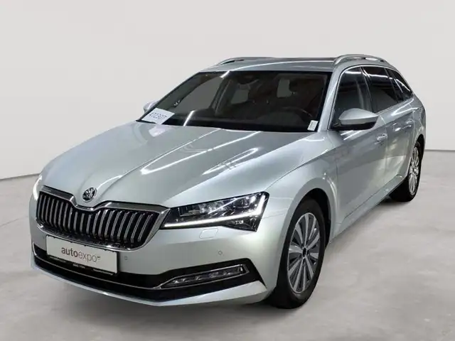 Skoda Superb view 2