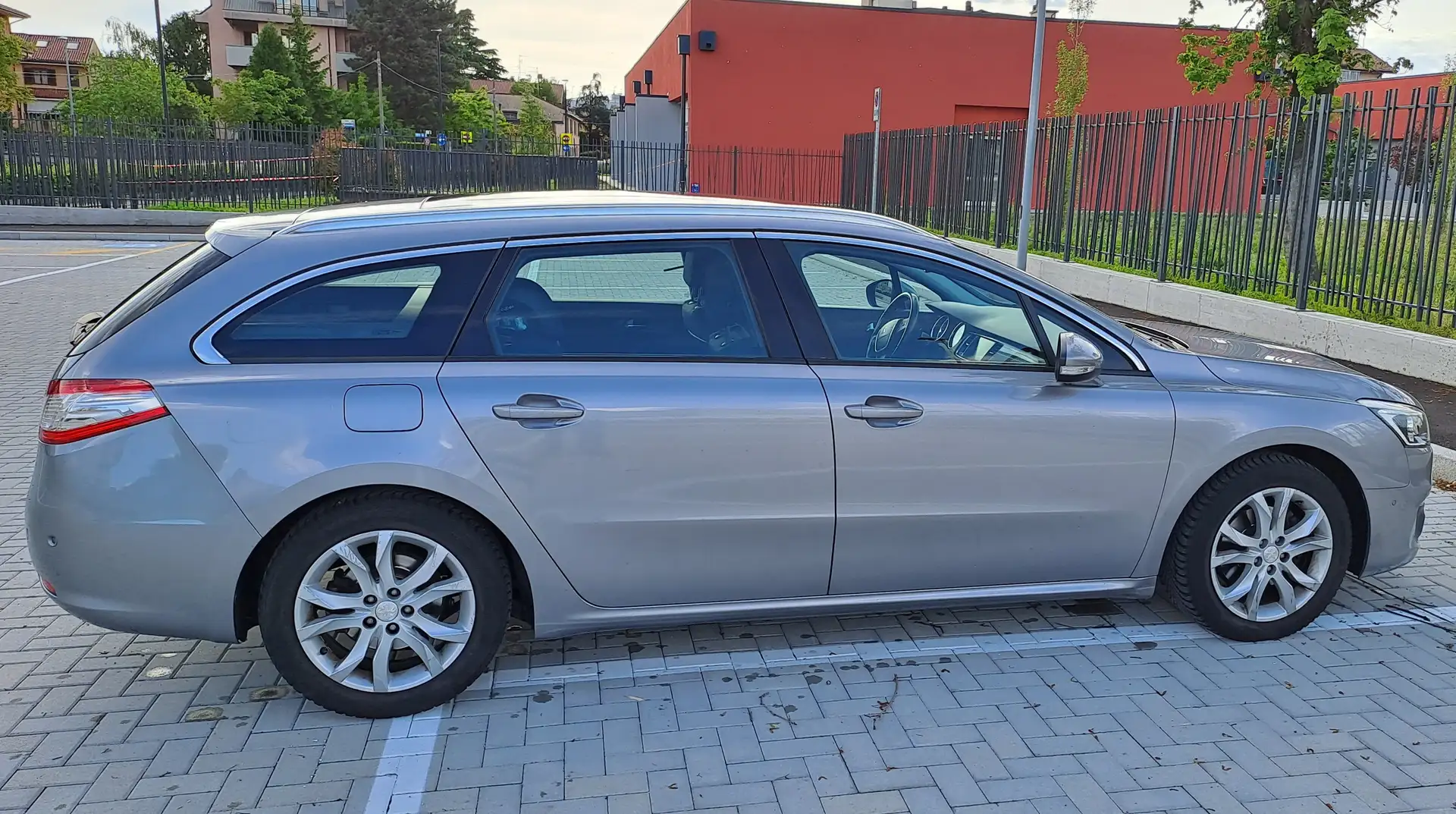 Peugeot 508 508 SW+2.0+hdi+Business+163cv+auto+my15 Silver - 1