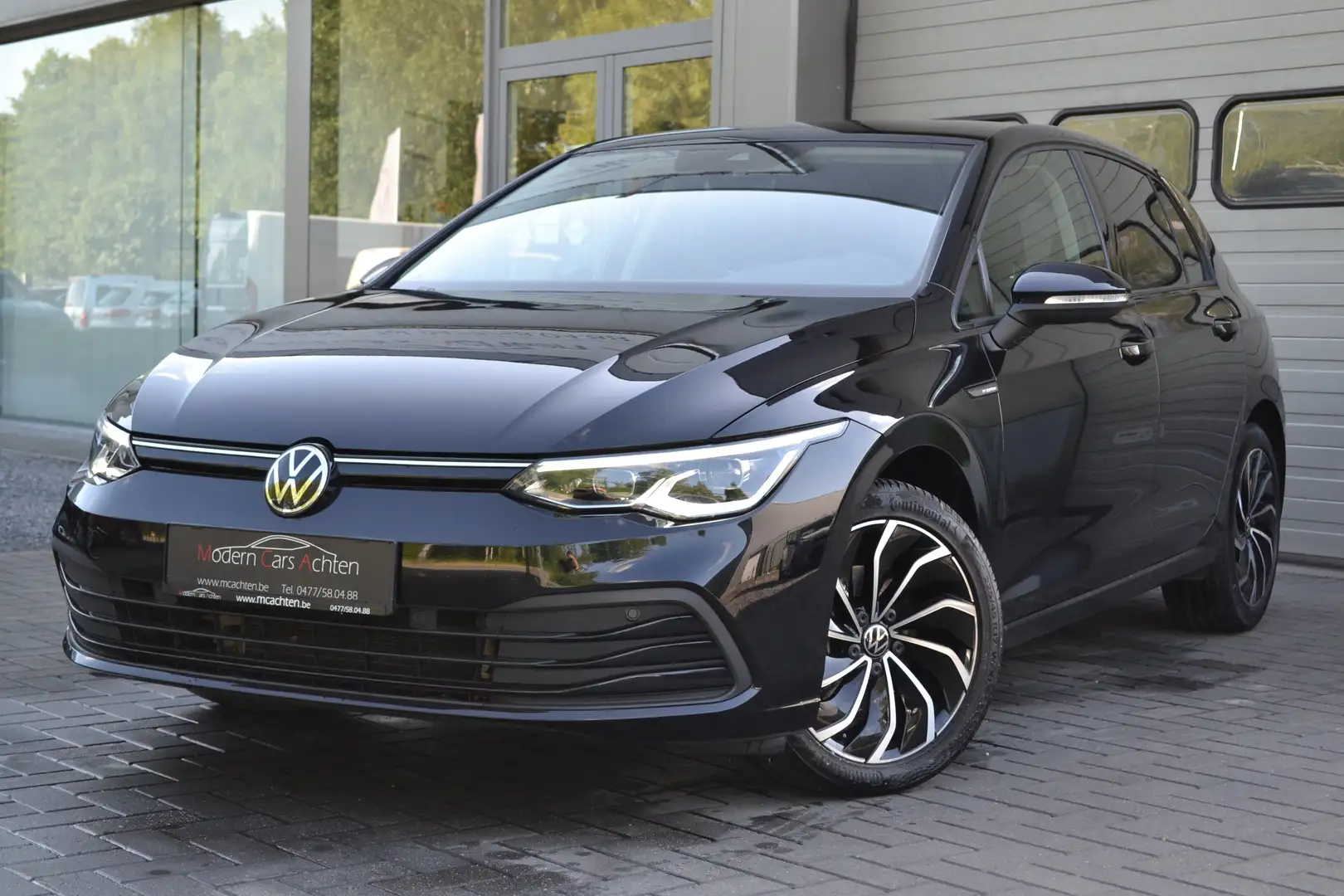 Volkswagen Golf Model 8  1.5 TSI Benzine * Apple Carplay * LED Zwart - 1