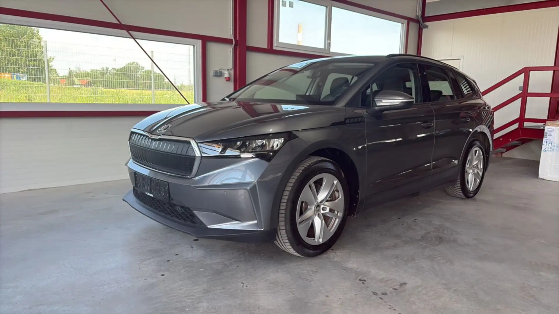 Skoda Enyaq iV 60 Loft 62kWh Wärmepumpe LED*AHK*NAVI*RFK*PDC Grau - 2