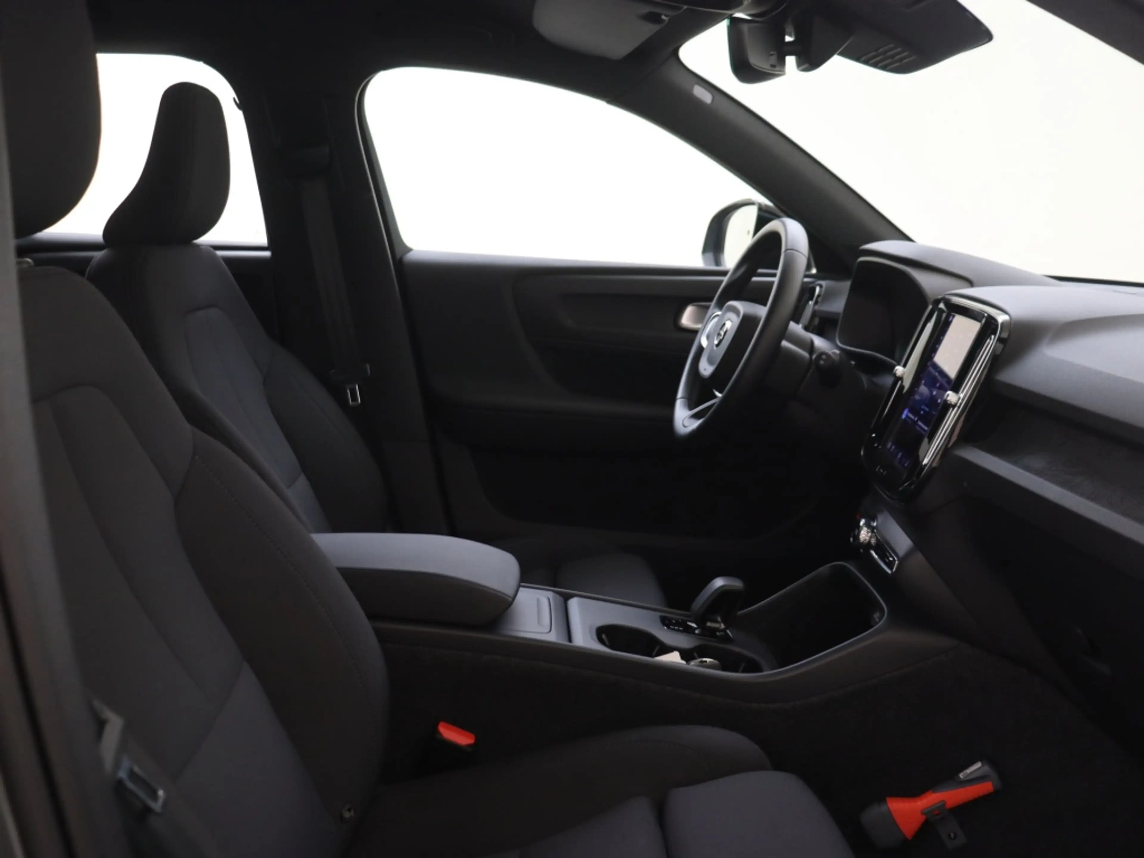 Volvo EX40 Extended Plus 82 kWh | Trekhaak | All-Seasonbanden — photo 13