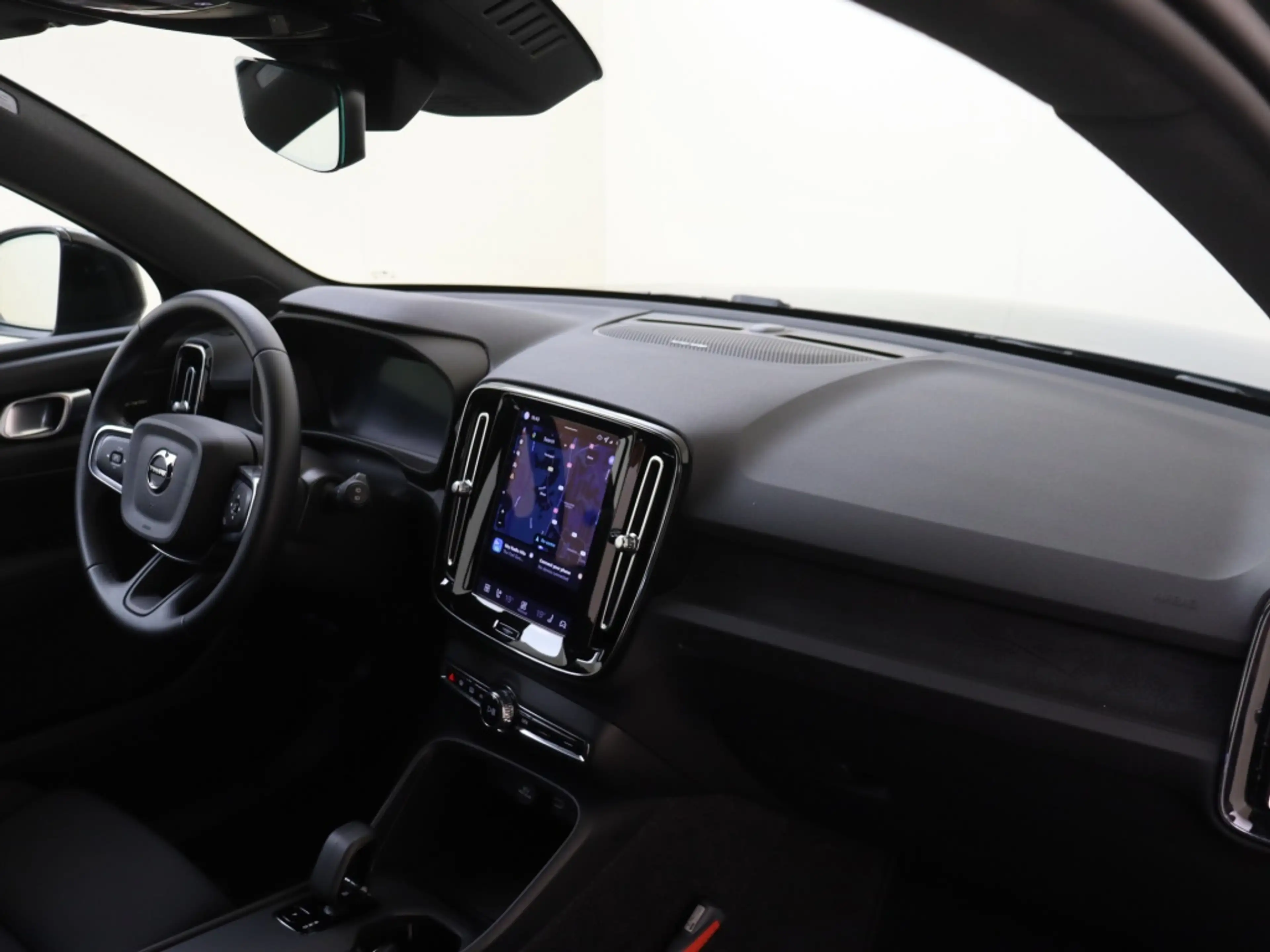 Volvo EX40 Extended Plus 82 kWh | Trekhaak | All-Seasonbanden — photo 12