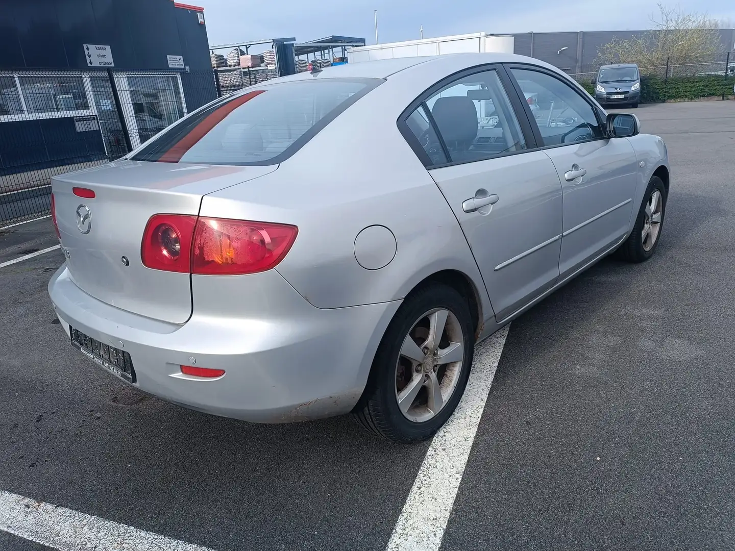 Mazda 3 1.6 Comfort - gekeurd met carpass - 2