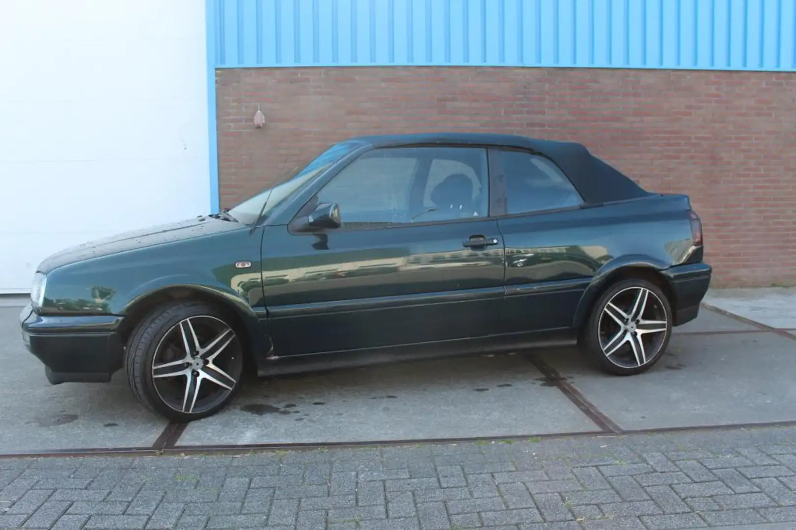 Volkswagen Golf Cabriolet 1.8 met ingebouwde AIRCO! Verde - 2