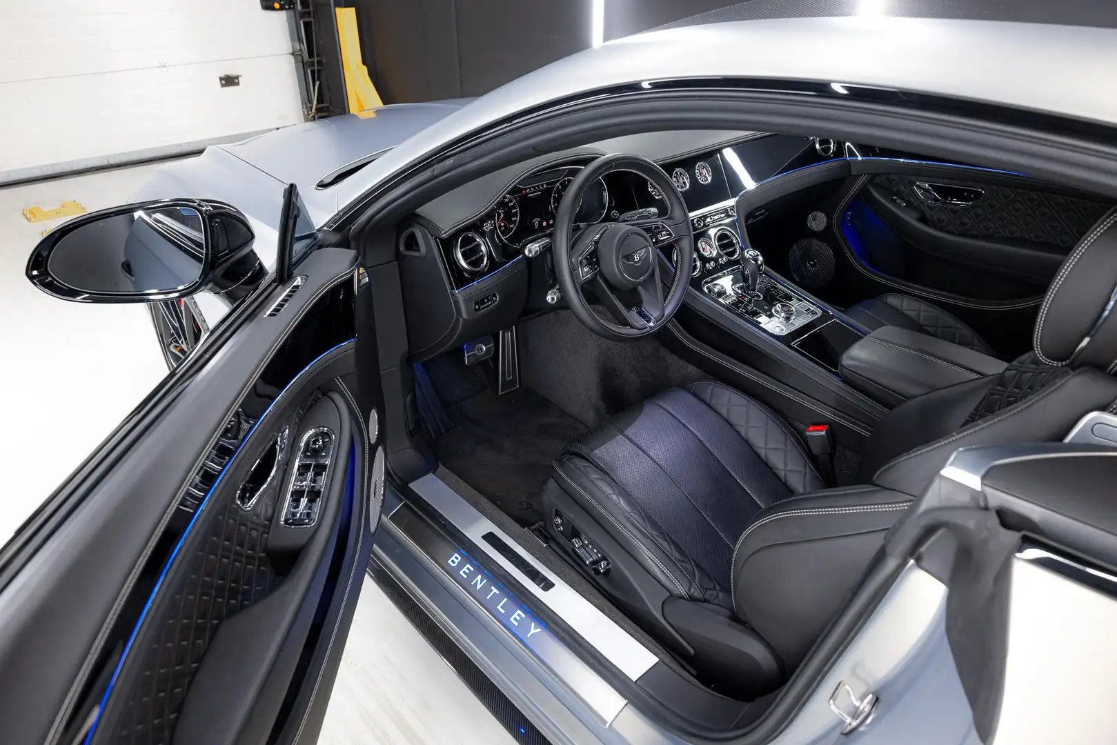 Bentley Continental GT 4.0 V8 Mulliner | CARBON | Fresh Service | Rotatin Blanc - 2