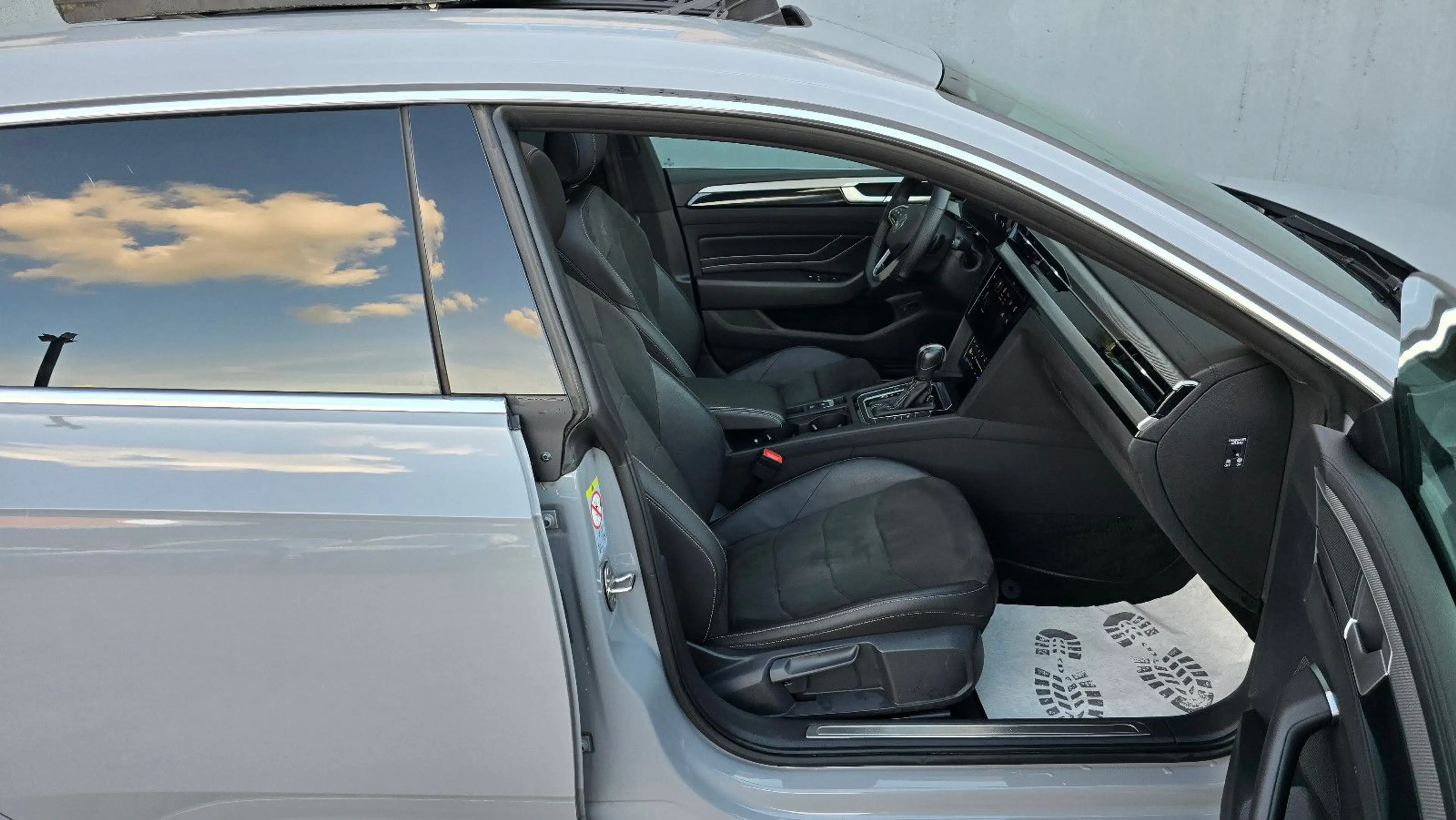Volkswagen Arteon 2.0TDI DSG 3 x R-Line Pano/Nav/ACC/AHK/19 — photo 7
