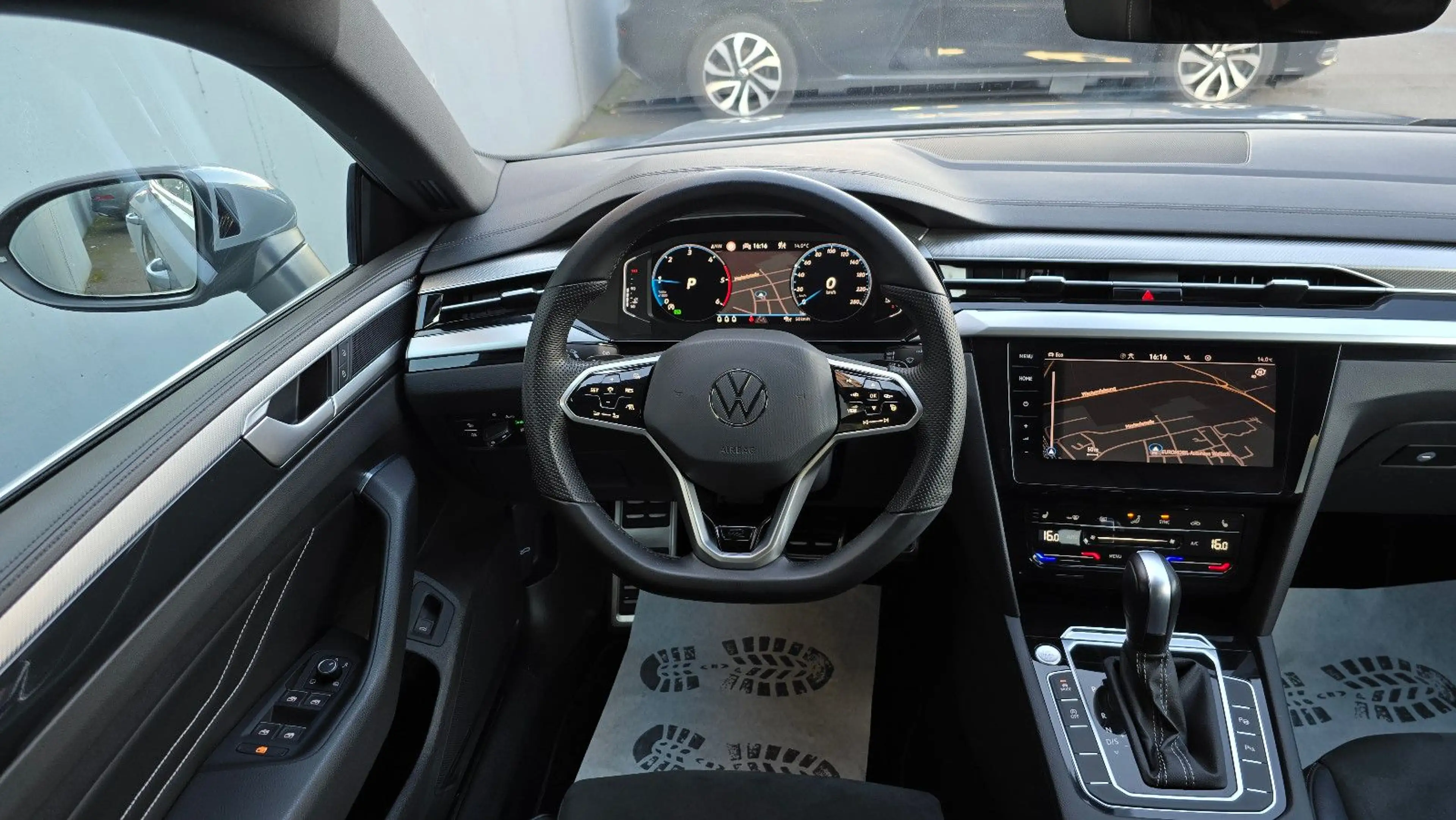 Volkswagen Arteon 2.0TDI DSG 3 x R-Line Pano/Nav/ACC/AHK/19 — photo 10