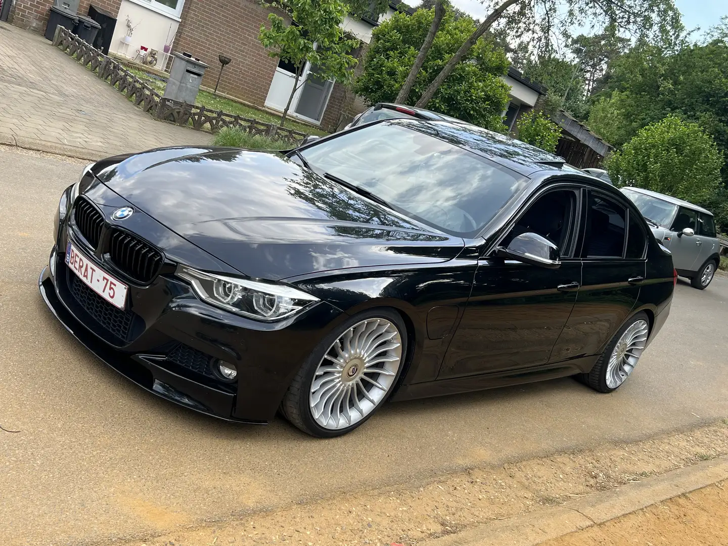 BMW 330 330e iPerformance M Sport - 1