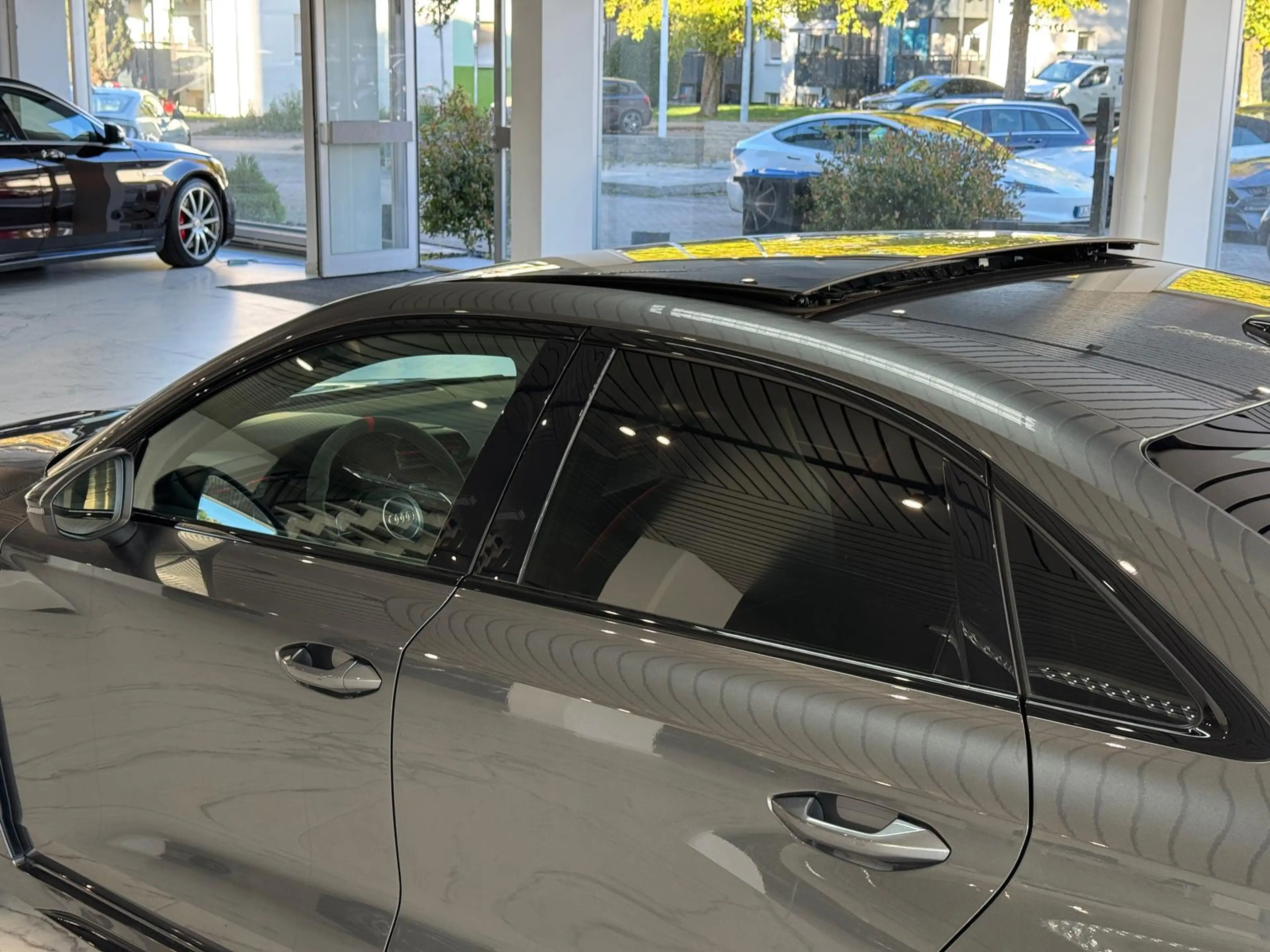Audi RS3 Limo RS-ABGAS*RS-DESIGN*PANO*MATRIX*ACC*280* — photo 9
