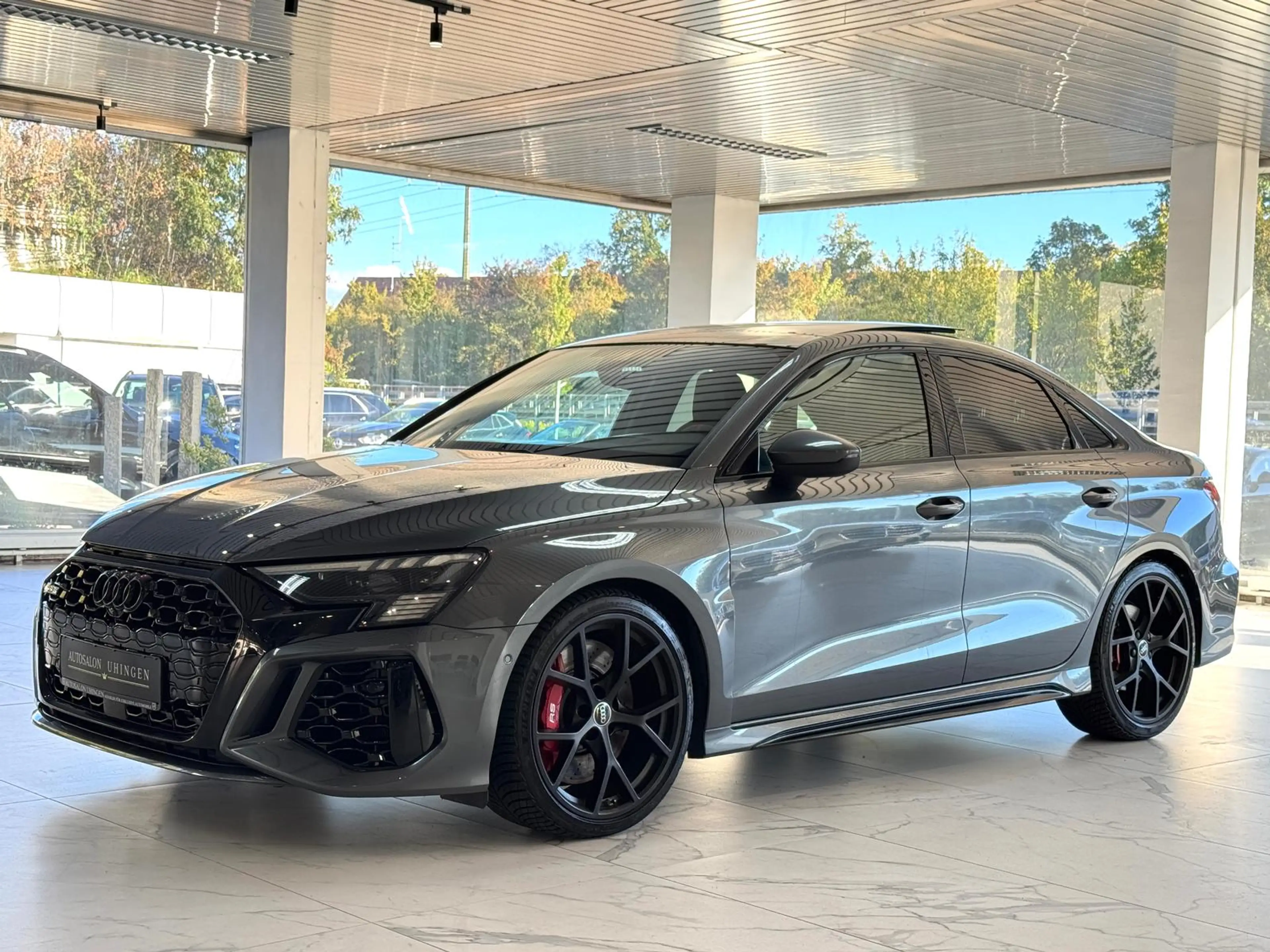 Audi RS3 Limo RS-ABGAS*RS-DESIGN*PANO*MATRIX*ACC*280*