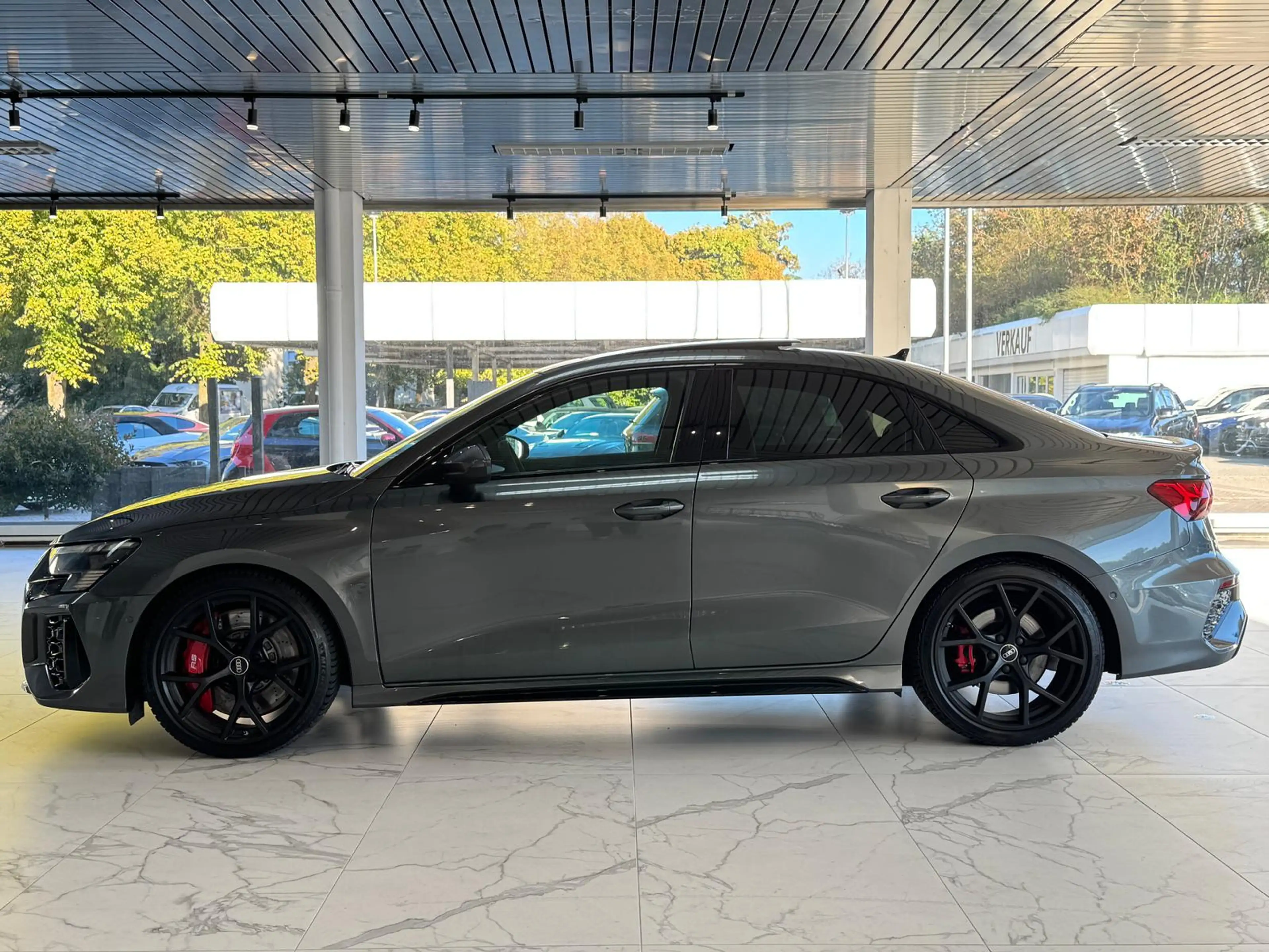 Audi RS3 Limo RS-ABGAS*RS-DESIGN*PANO*MATRIX*ACC*280* — photo 3