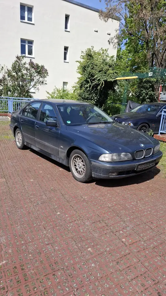 BMW 523i, foto 1