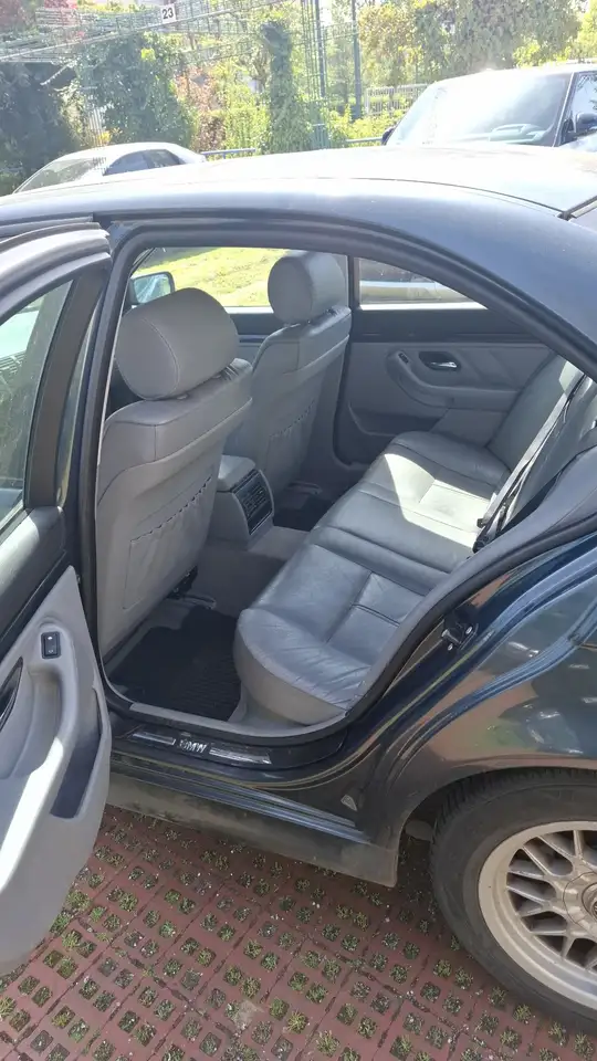 BMW 523i, foto 7