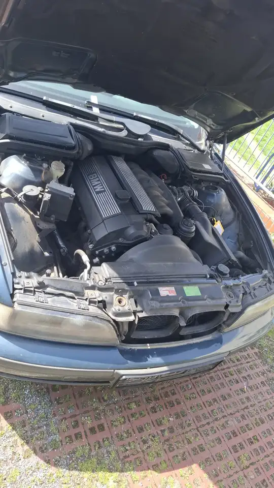 BMW 523i, foto 2