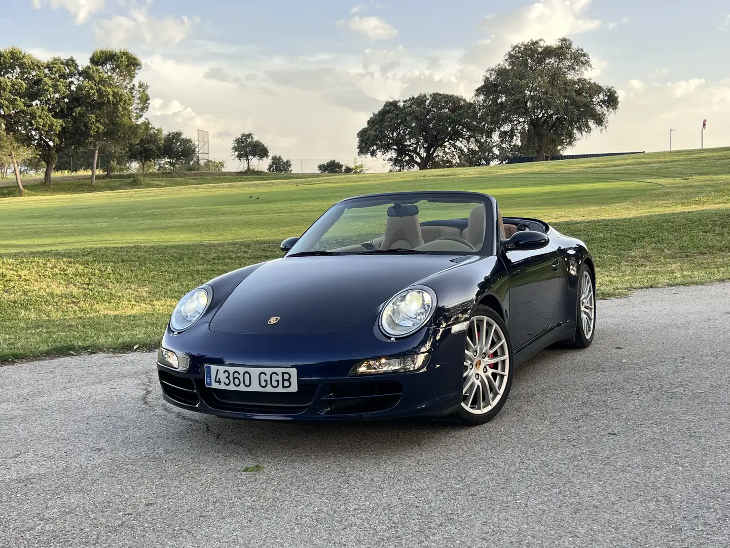 Porsche 911 Carrera 4S Cabrio - 1