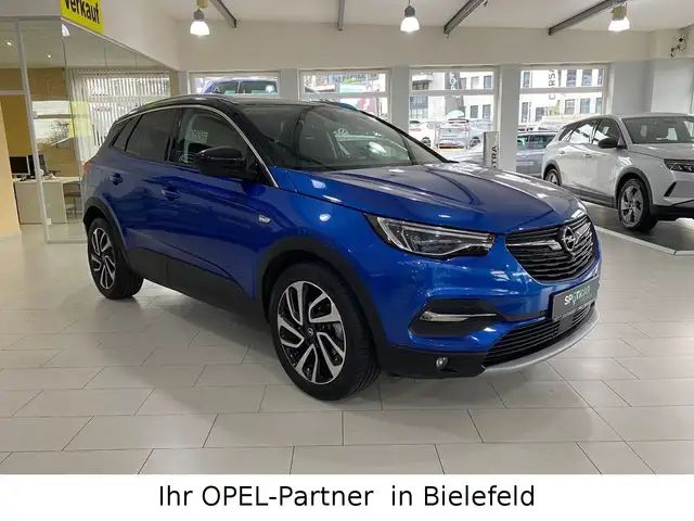 Opel Grandland view 3