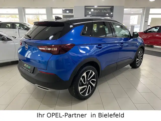 Opel Grandland view 4