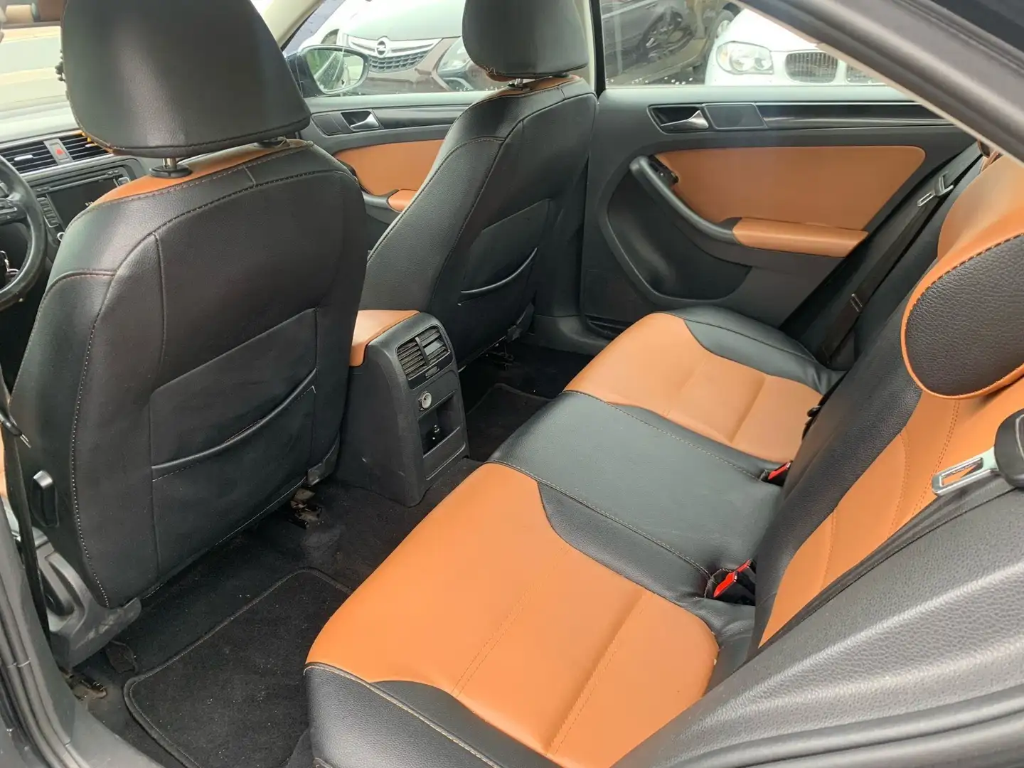Volkswagen Jetta 1.6 TDI Highline - 2