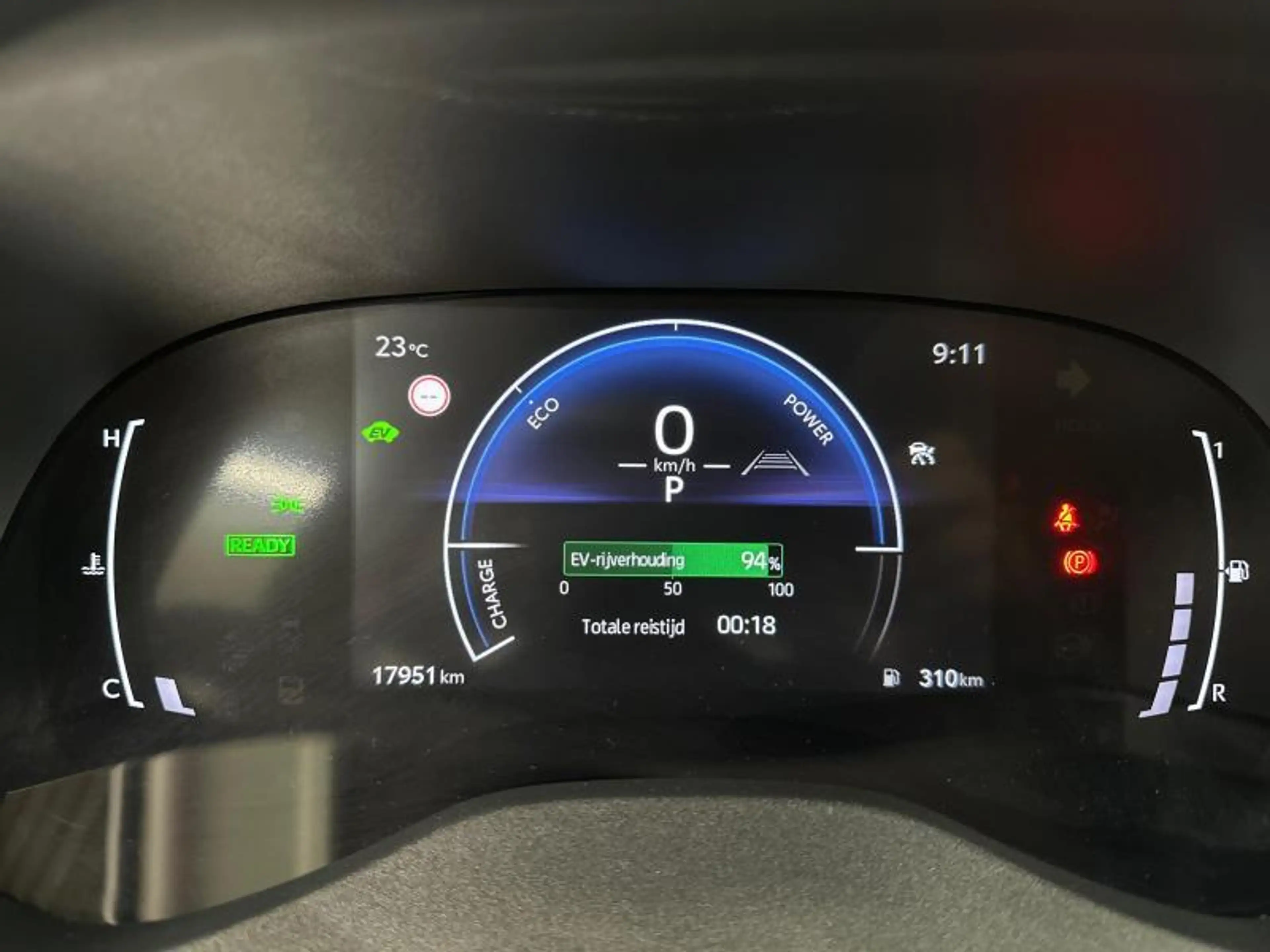 Toyota Yaris Cross 116hp HEV Dynamic | carplay | camera — photo 14