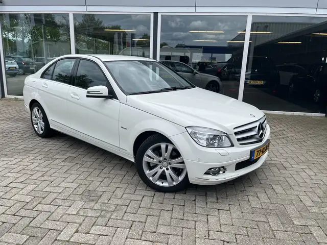Mercedes-Benz C 200 CGI BlueEFFICIENCY Avantgarde Xenon / Lmv / Clima